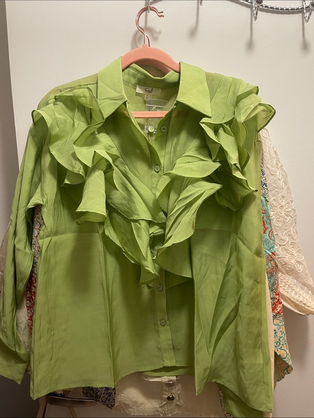 NWT easel Ruffled Button-Down Blouse - Picture 3 of 5